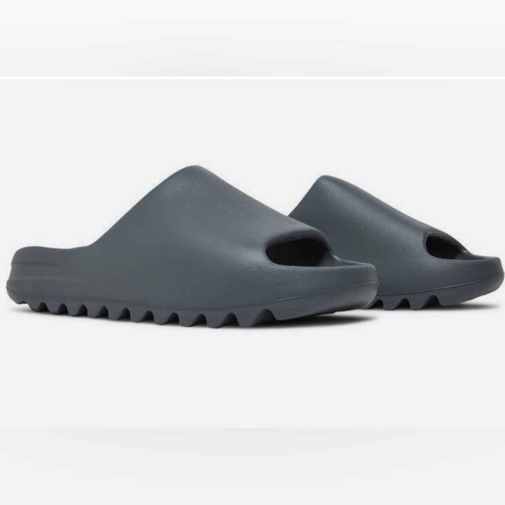 Adidas Yeezy Slides - Never Worn w/Dent
